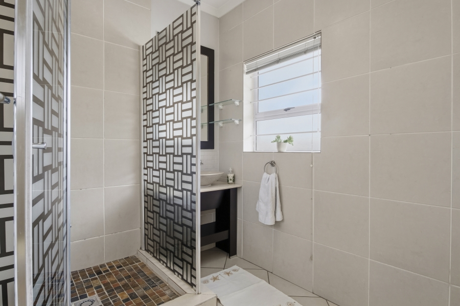 2 Bedroom Property for Sale in Oranjezicht Western Cape